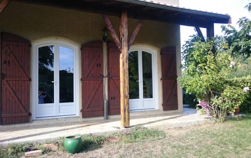 Faire installer une porte fenêtre PVC cintrée sur-mesure à Villeneuve-Tolosane
